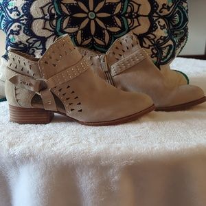 Vincent Camuto Women's size 7